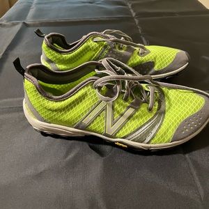 New Balance Minimus trail running shoes - size 7